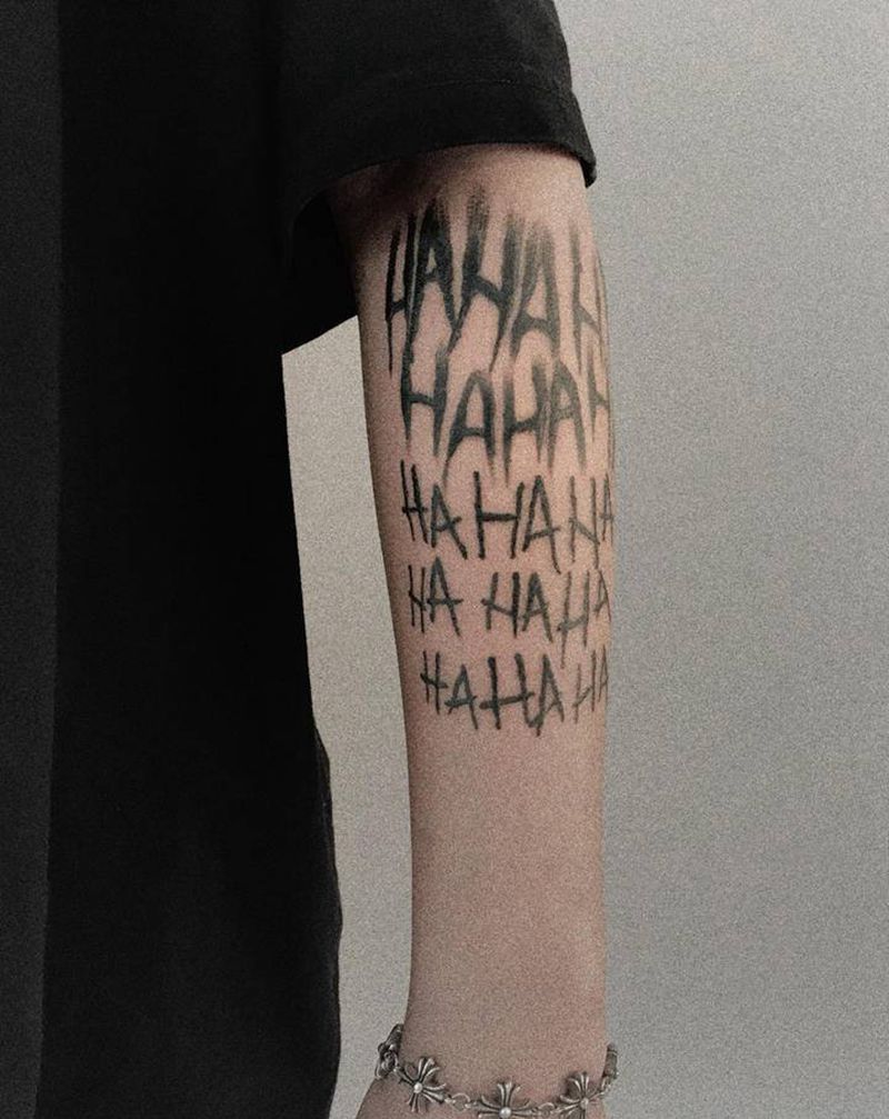 hahaha纹身图片_手臂背部几何点刺纹身图案