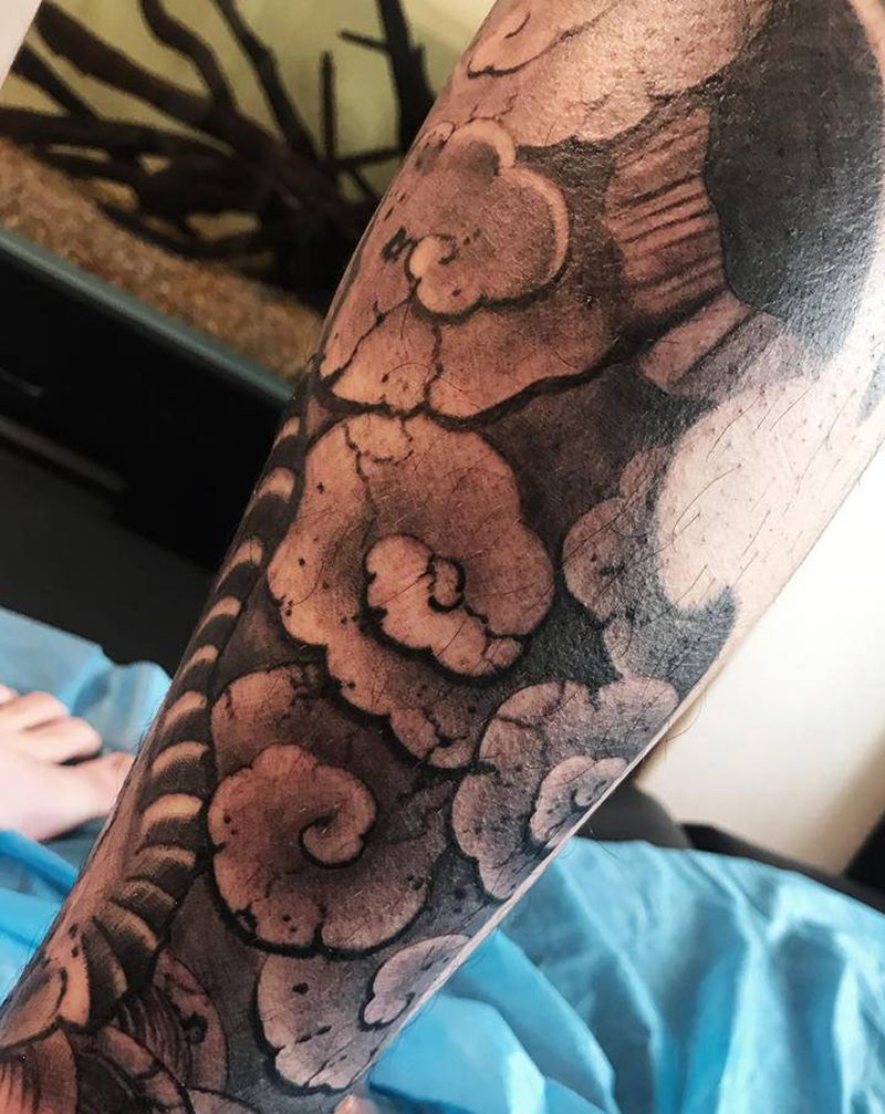 雕刻纹身图片_背部腿部欧美写实新传统纹身图案