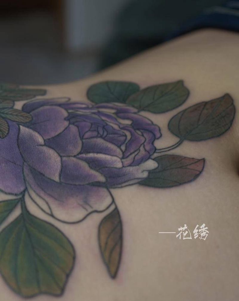 花儿纹身图片_腰部腹部欧美写实几何纹身图案