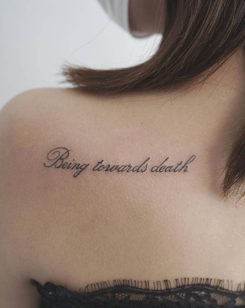 清新纹身图片_背部肩部点刺几何纹身图案