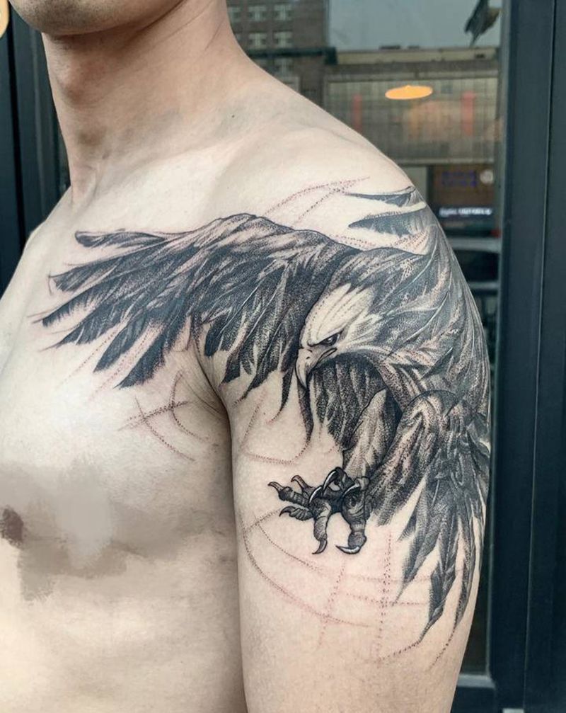 鹰纹身图片_肩部胸部点刺纹身图案