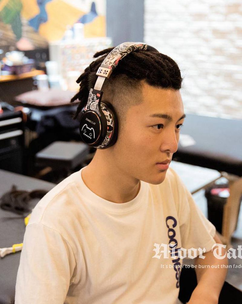 脏辫纹身图片_手部Old School纹身图案