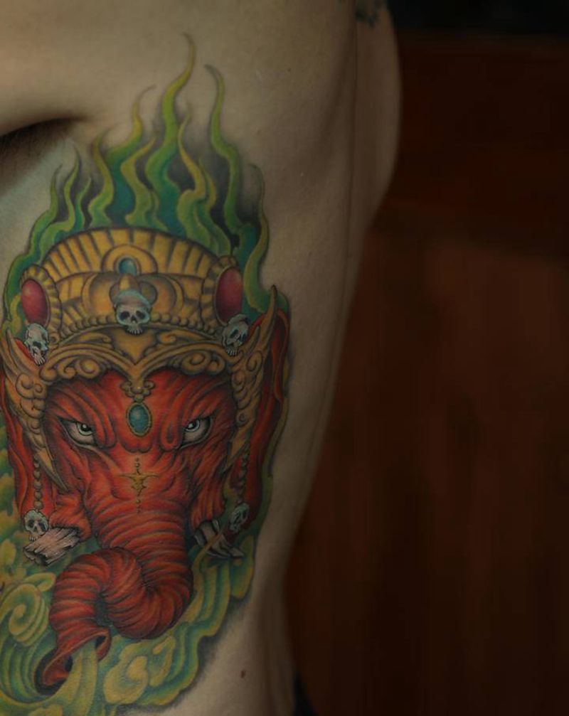 象神纹身图片_腰部腹部新传统水彩象神 重彩纹身图案