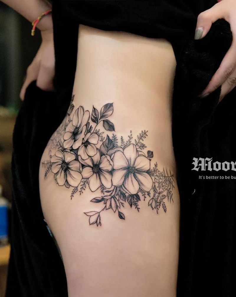 素花纹身图片_臀部花体字纹身图案