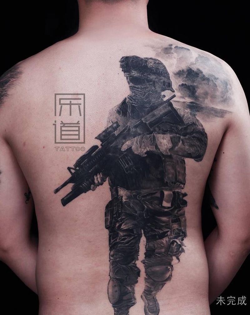 满背反战☮️纹身图片_背部欧美写实反战纹身图案