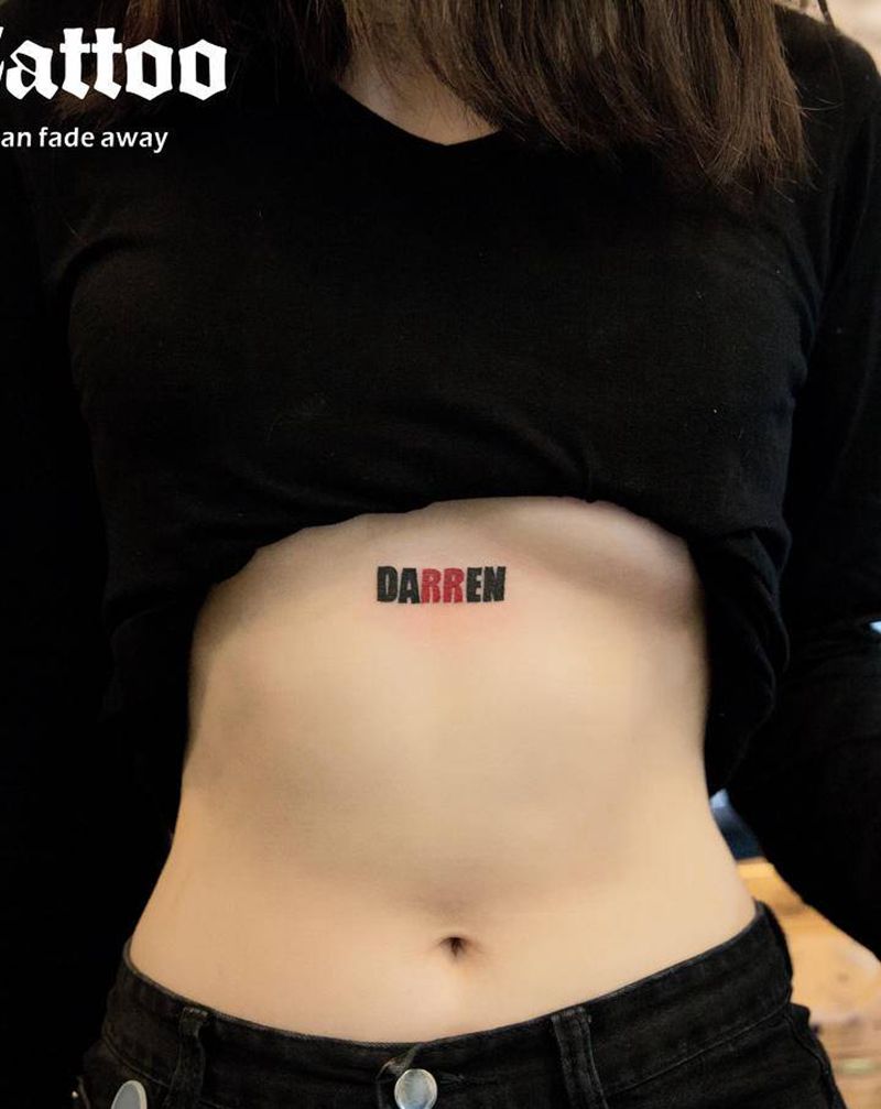 黑红经典搭配纹身图片_胸部腹部纹身图案