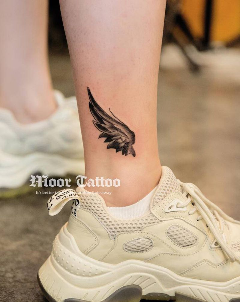 翅膀纹身图片_腿部脚部Old School小清新纹身图案