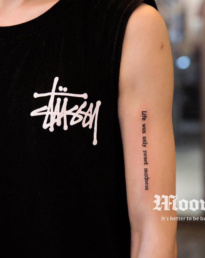 字母纹身图片_手臂手部纹身图案