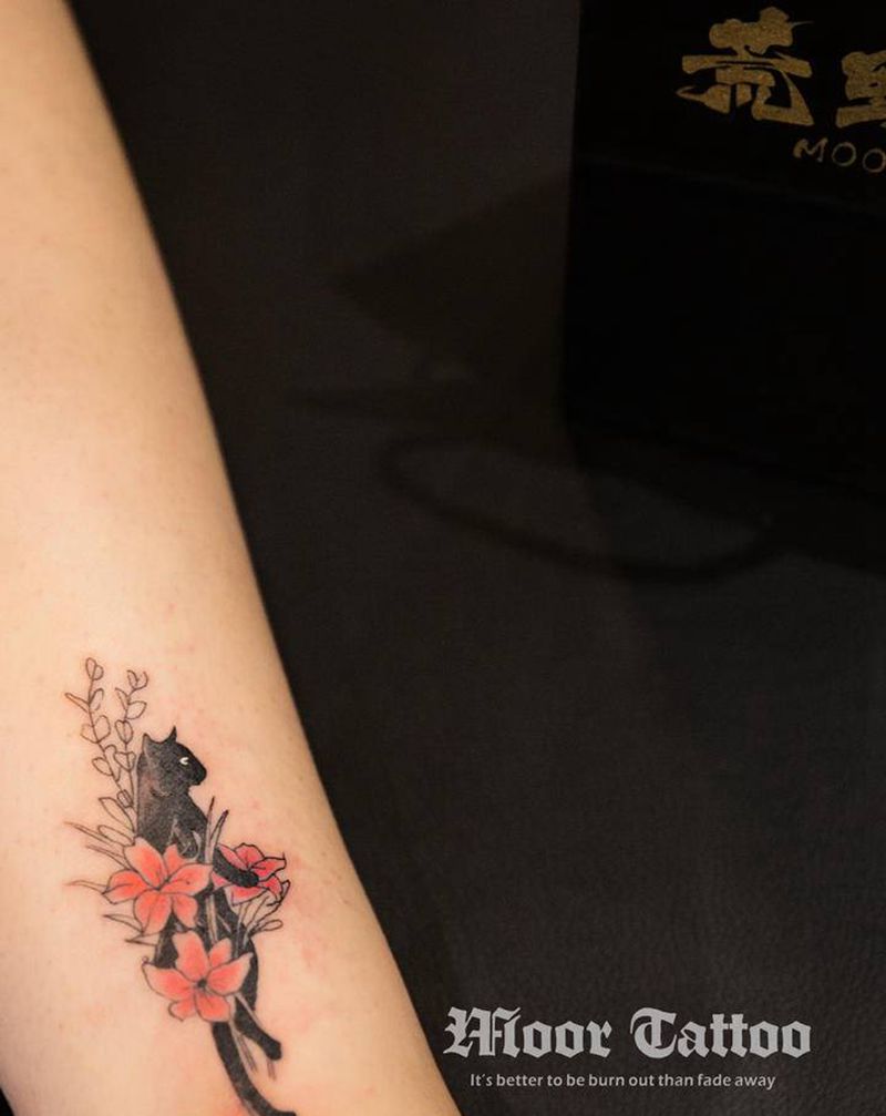 猫纹身图片_腿部水彩纹身图案