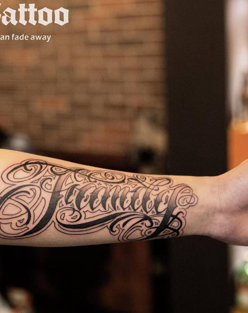 关于家庭纹身图片_手臂花体字纹身图案