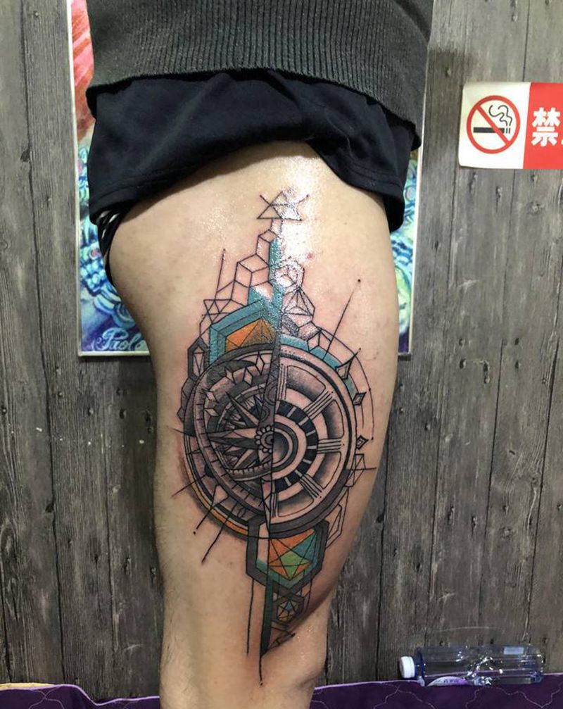 指南针纹身图片_腿部水彩纹身图案