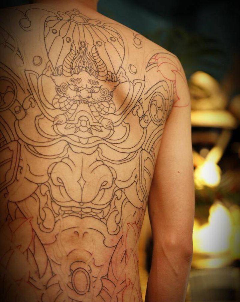 重彩鬼武士整背(新传统 未完)纹身图片_腰部背部新传统鬼武士重彩纹身图案