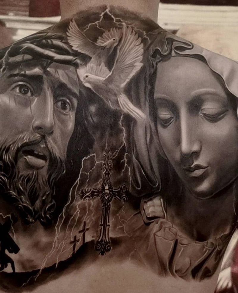 乐道 圣母哀悼基督恢复后纹身图片_肩部背部欧美写实耶稣圣母纹身图案
