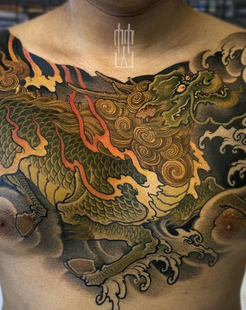 麒麟花胸纹身图片_胸部新传统麒麟花胸纹身图案