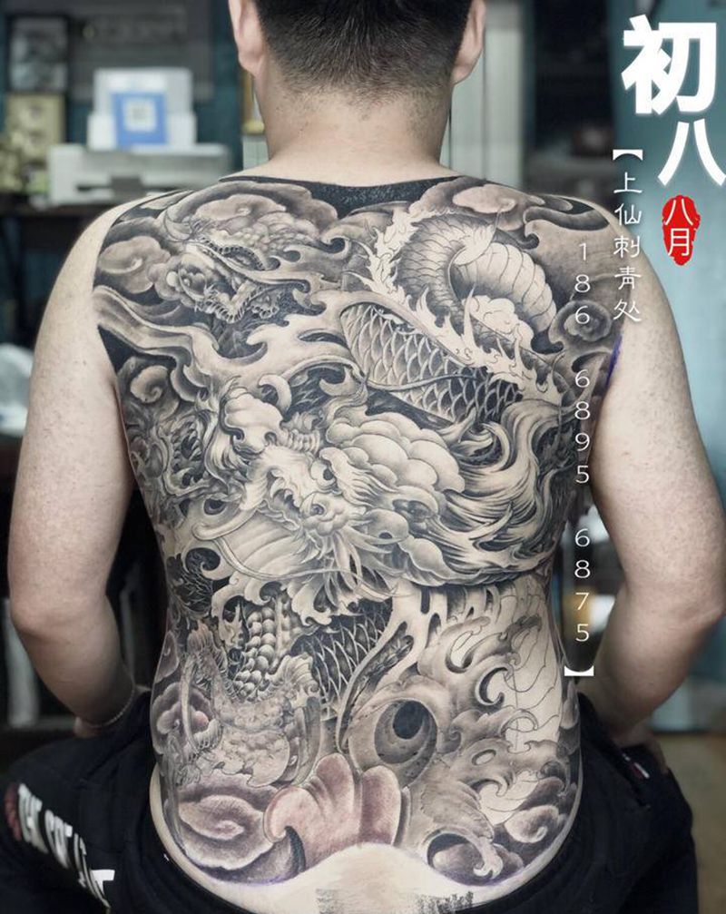 龙纹身图片_背部新传统欧美写实龙东方龙纹身图案