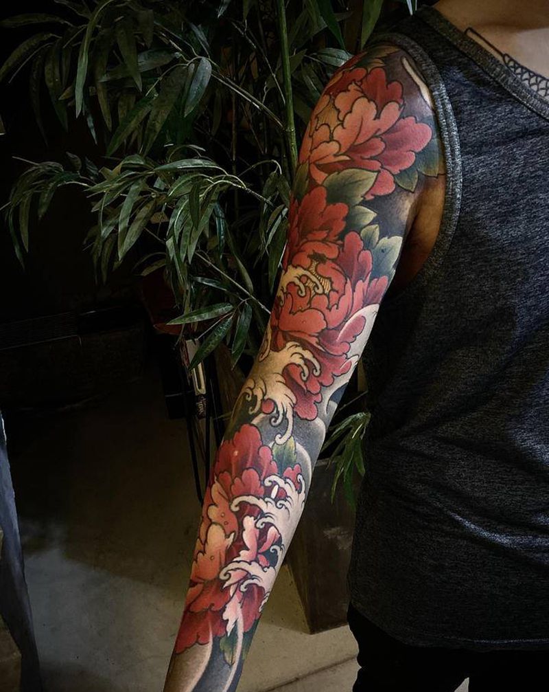牡丹浪花 花臂纹身图片_手臂新传统牡丹浪花纹身图案