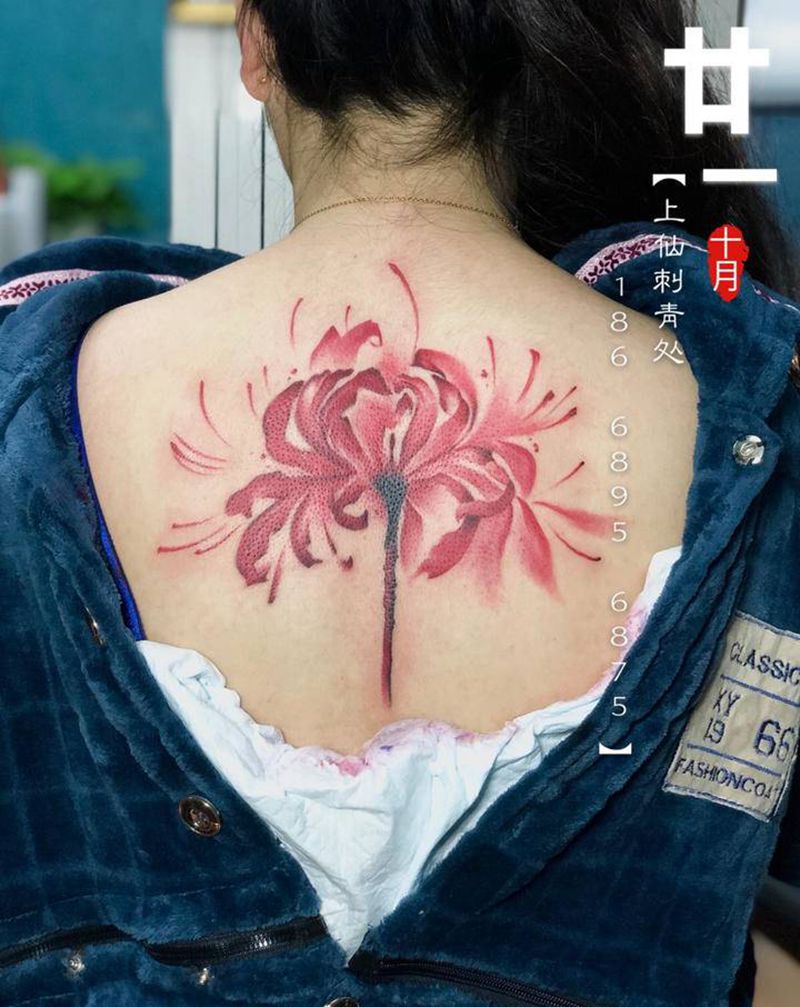 彼岸花纹身图片_背部欧美写实水彩彼岸花纹身图案