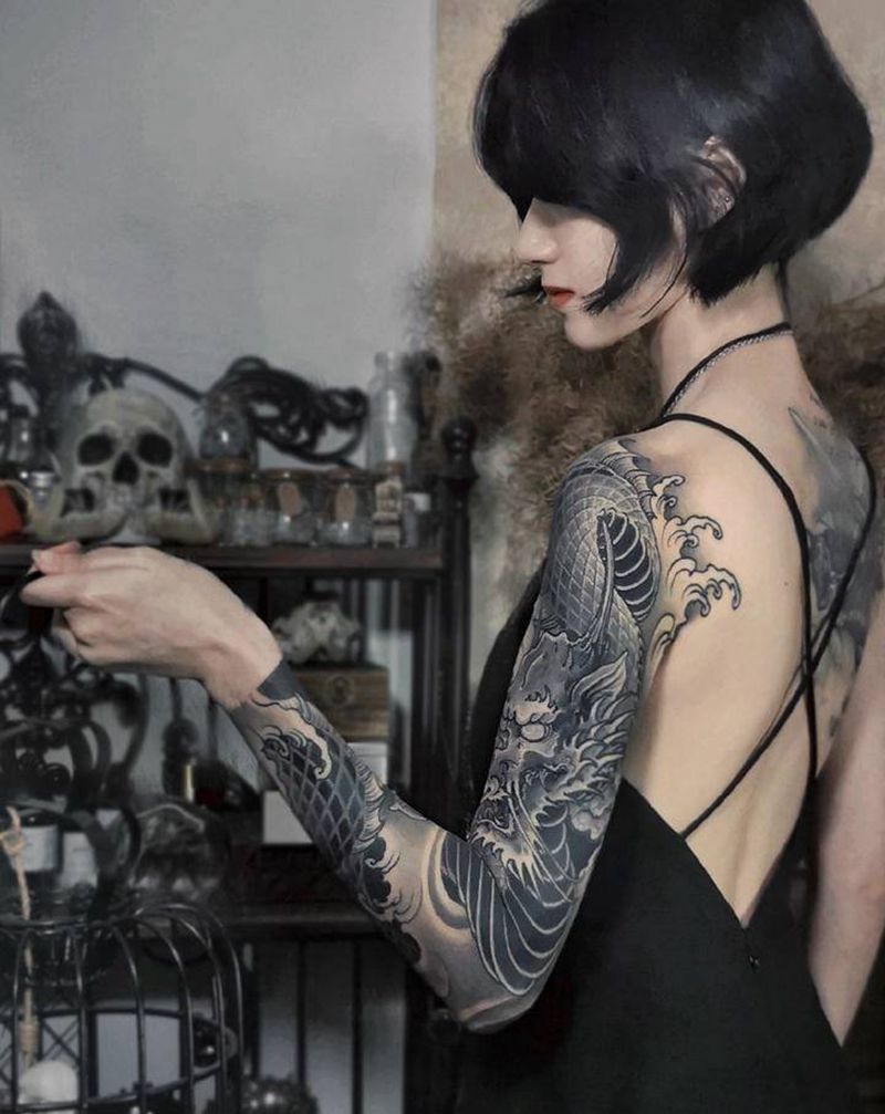 龙纹身的幺妹儿纹身图片_手臂新传统龙纹身图案