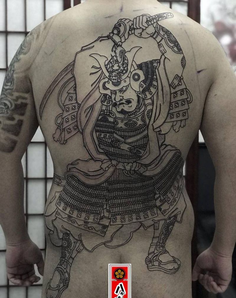 通体第一步纹身图片_背部老传统纹身图案