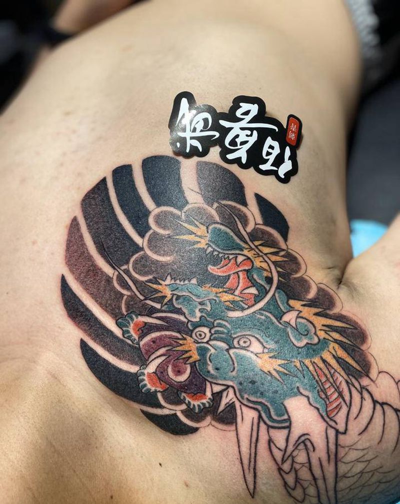 龙纹身图片_胸部纹身图案