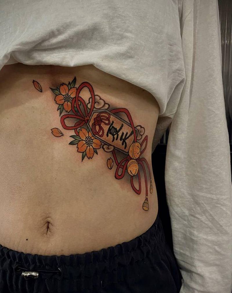 御守纹身图片_腹部新传统纹身图案