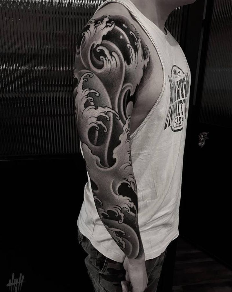 浪花花臂纹身图片_手臂新传统纹身图案