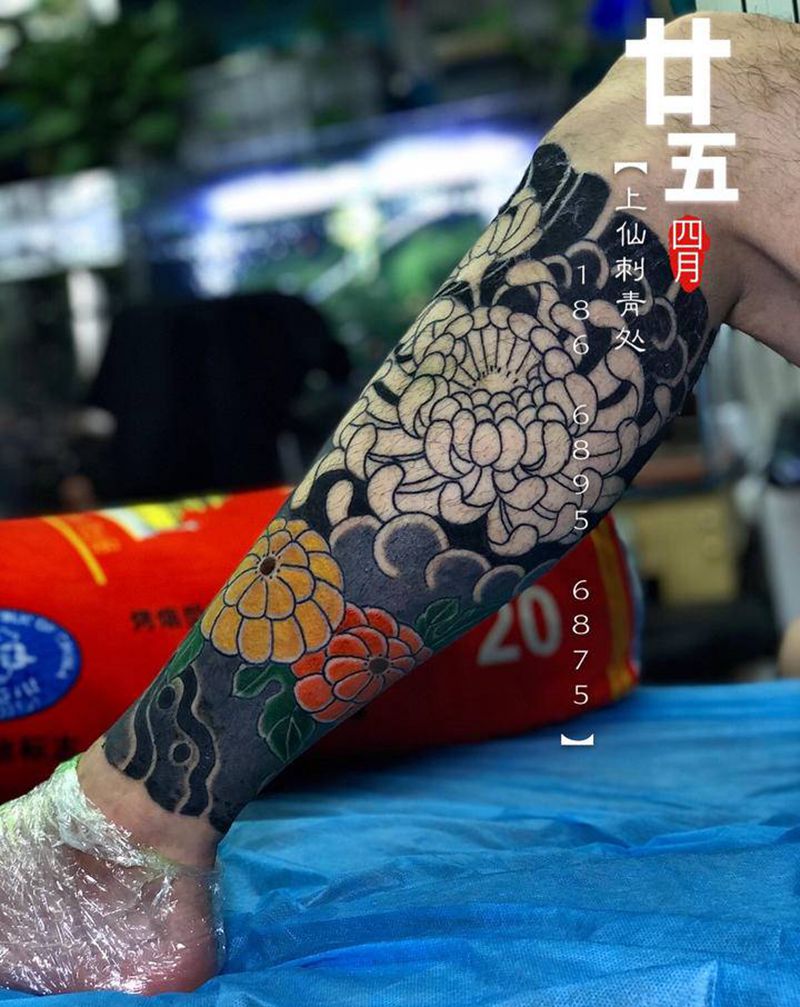 日式包小腿菊花纹身图片_腿部老传统日式菊花小腿纹身图案