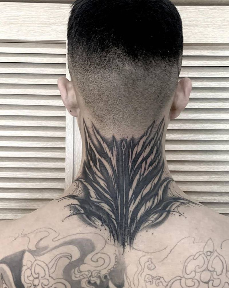 活着Alive纹身图片_花体字暗黑风纹身图案