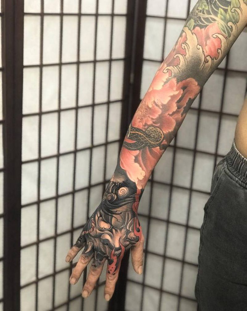 般若手背。纹身图片_手臂手部新传统纹身图案