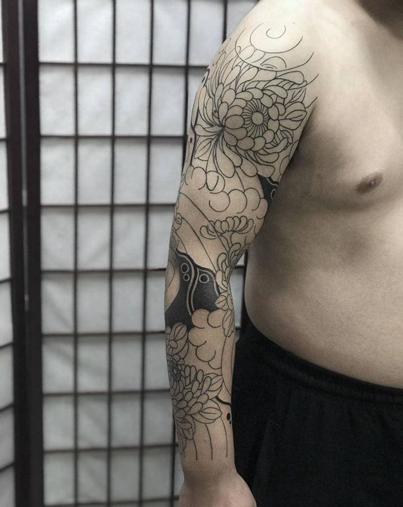 日式菊花臂纹身图片_手臂老传统纹身图案