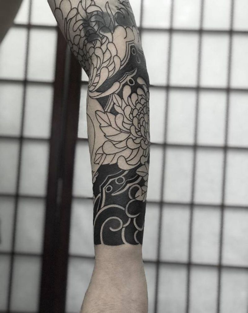 修改添加老传统菊花。纹身图片_手臂老传统纹身图案