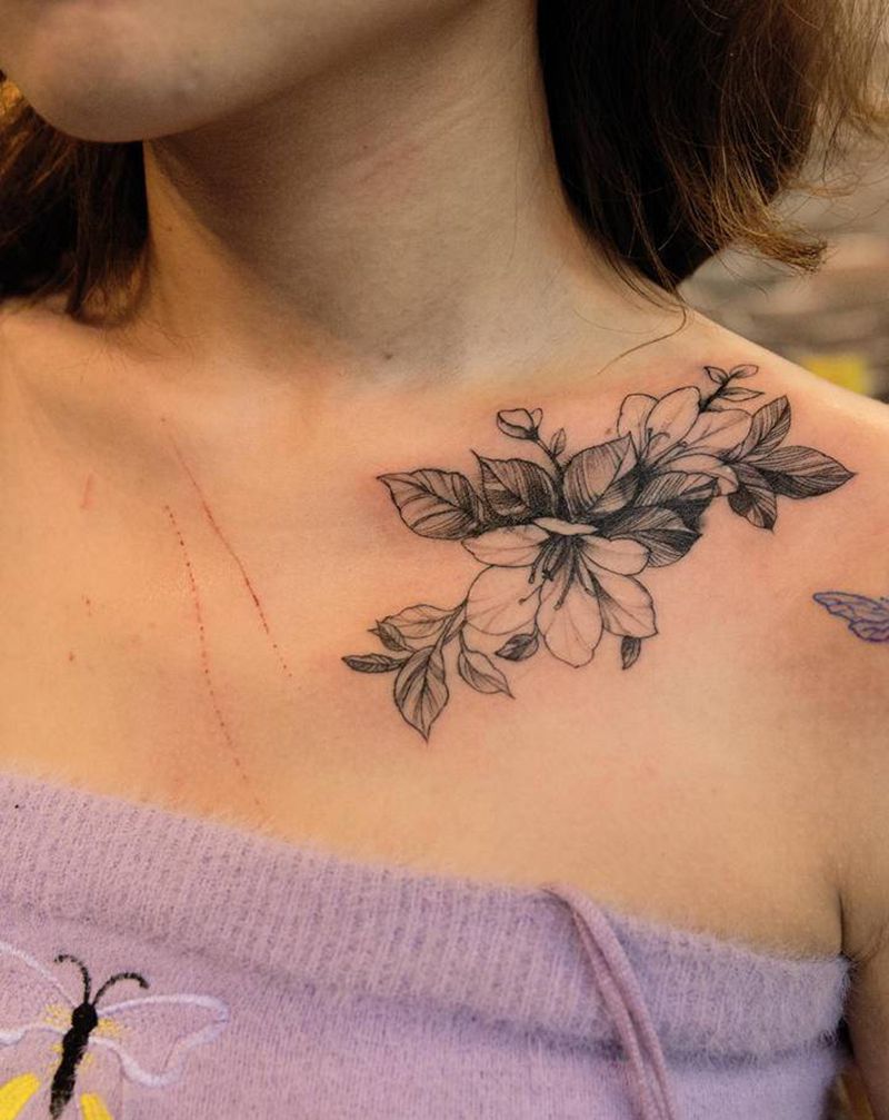 素花遮盖纹身图片_肩部纹身图案