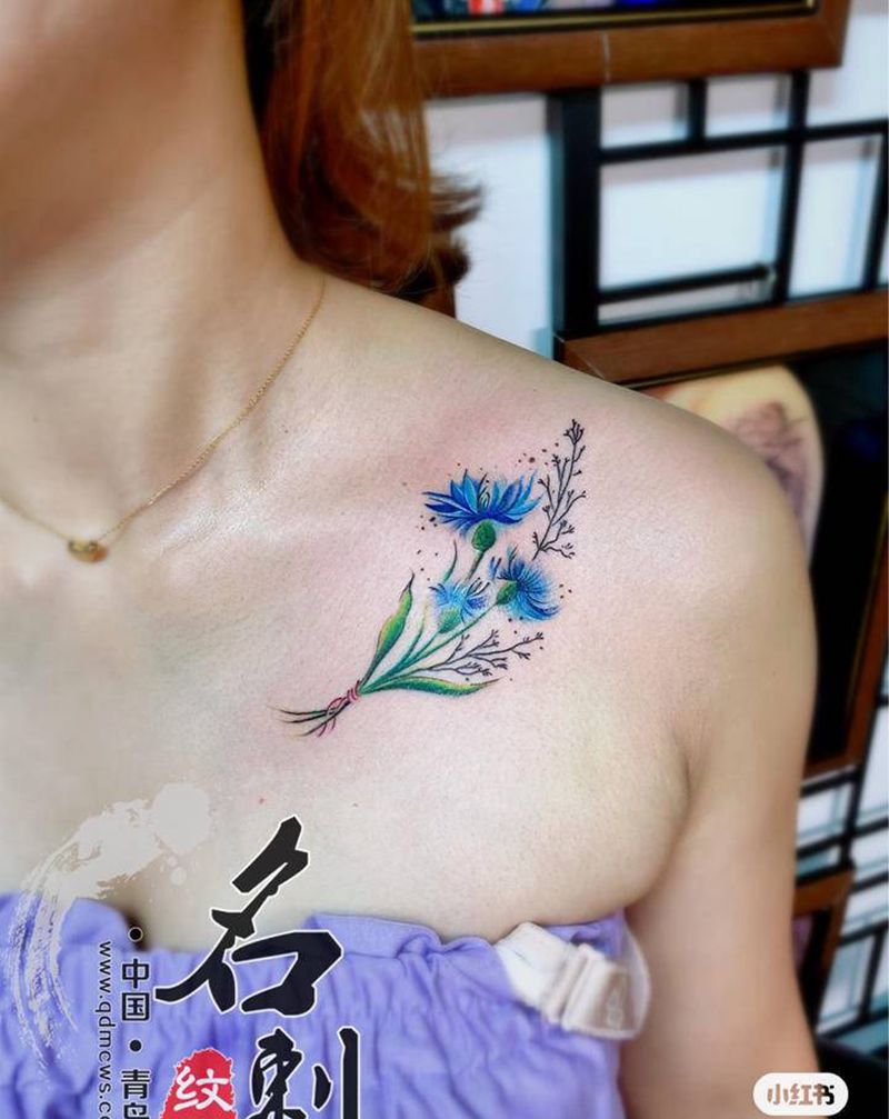 女生小清新纹身图片_胸部Old School纹身图案