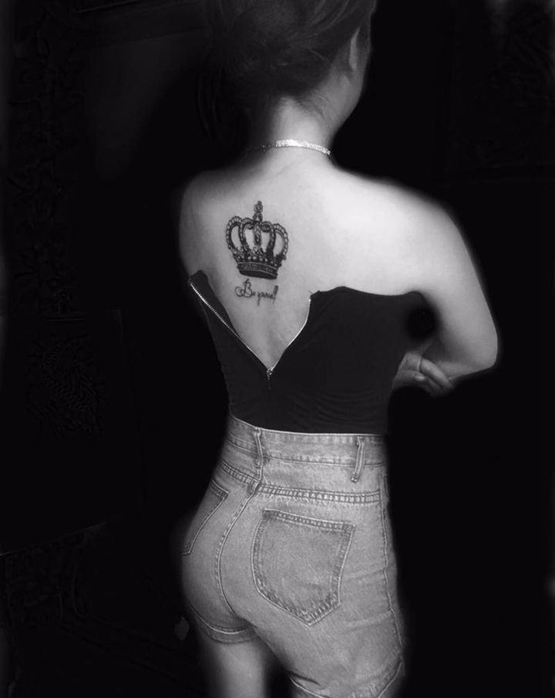 皇冠纹身图片_点刺纹身图案