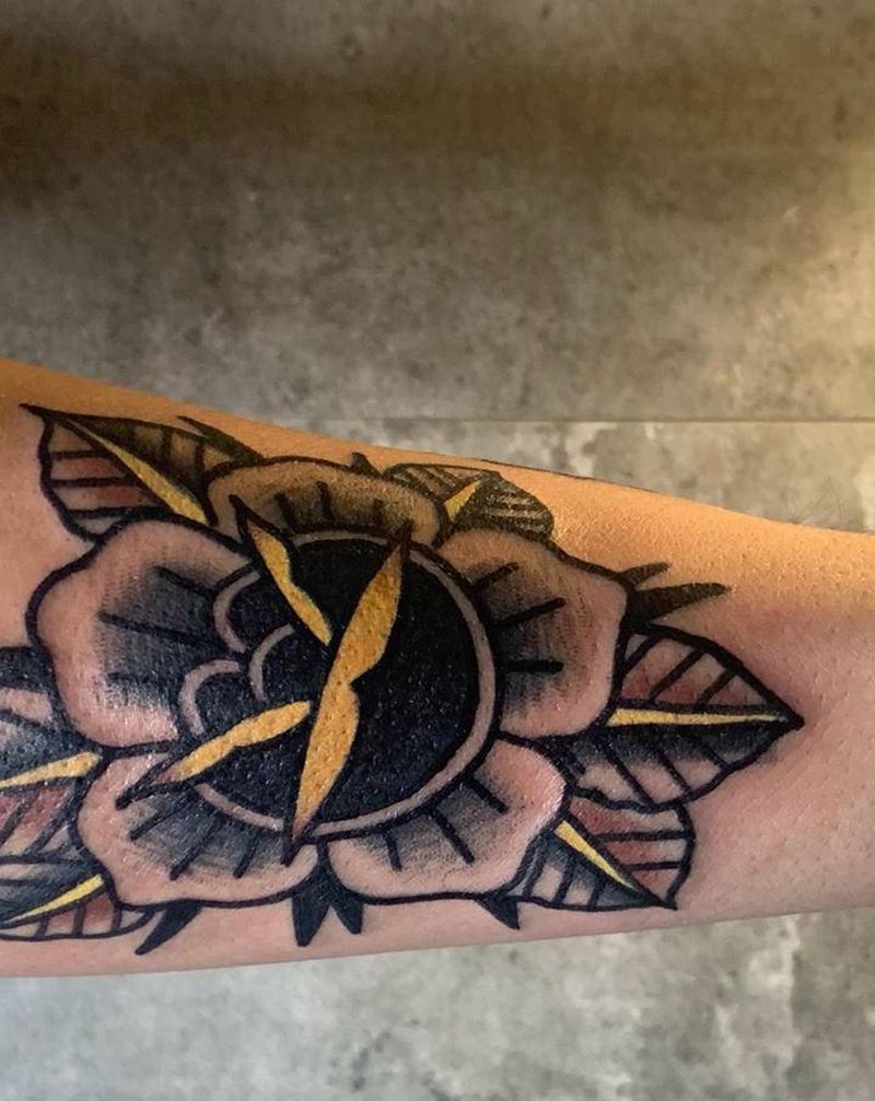 old school花纹身图片_手臂Old School纹身图案