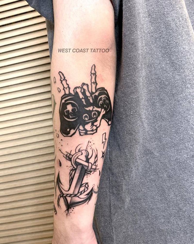 船锚纹身图片_手臂New School素描纹身图案