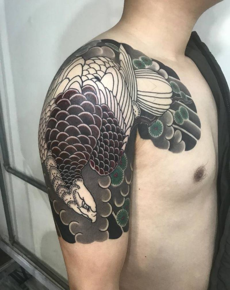 半甲作品纹身图片_胸部手臂老传统鹰纹身图案