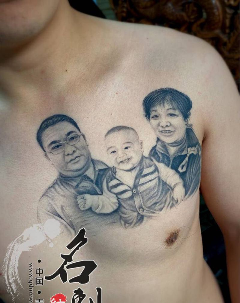 肖像纹身纹身图片_胸部欧美写实纹身图案