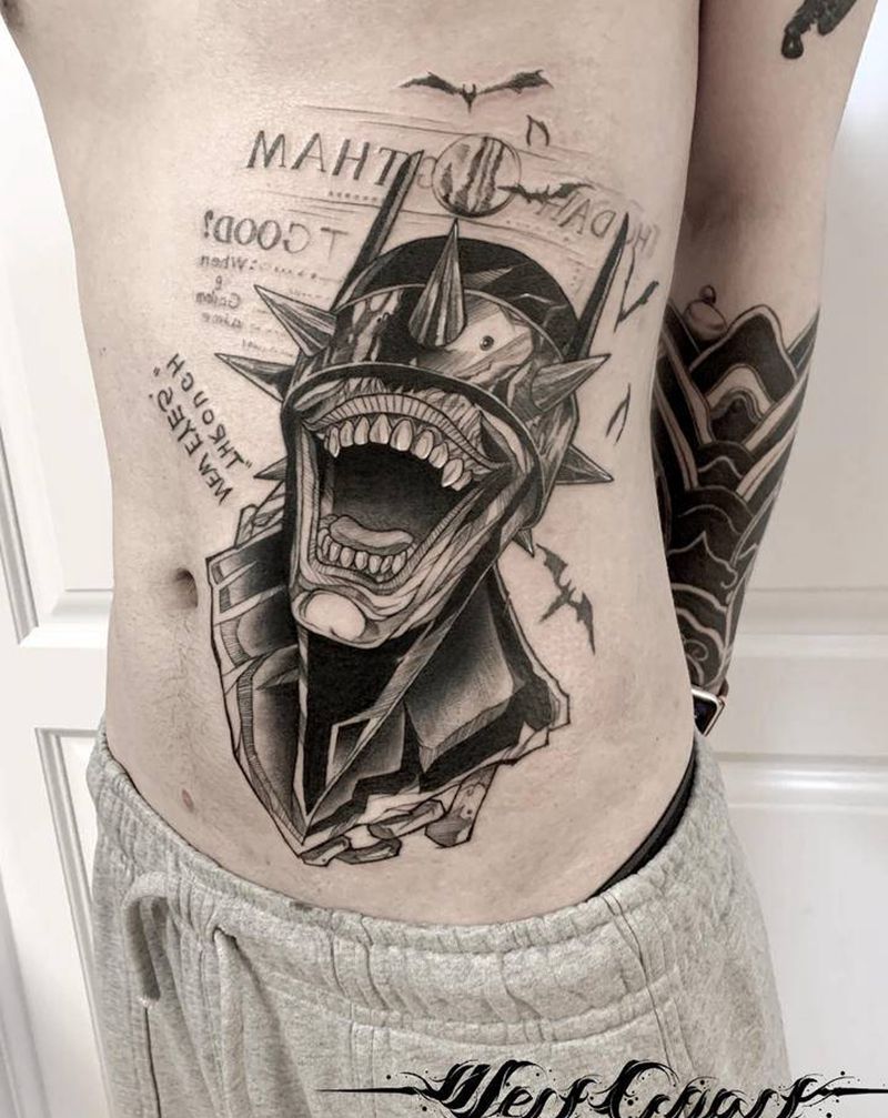 The batman  who laughs纹身图片_腹部腰部欧美写实点刺暗黑纹身图案