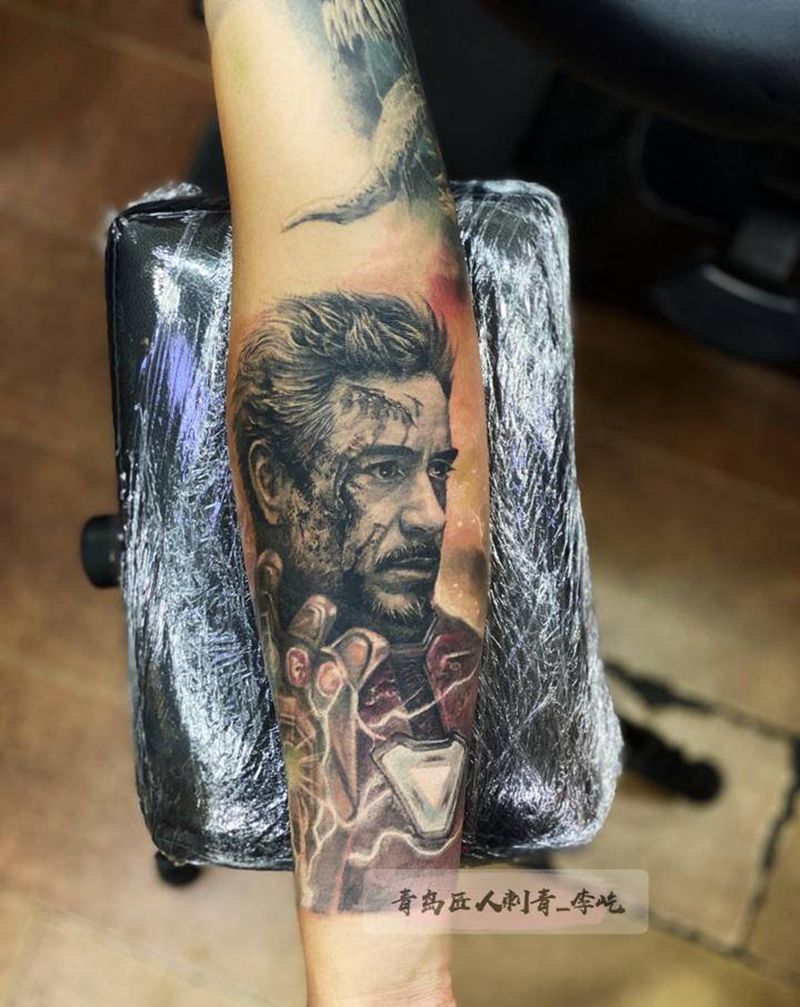 漫威花臂未完成纹身图片_手臂新传统欧美写实钢铁侠毒液纹身图案