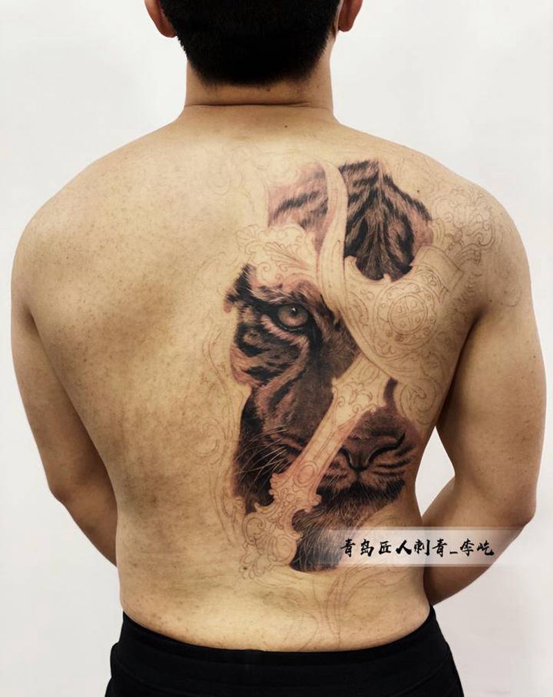 半背 虎 未完成纹身图片_背部新传统欧美写实虎纹身图案