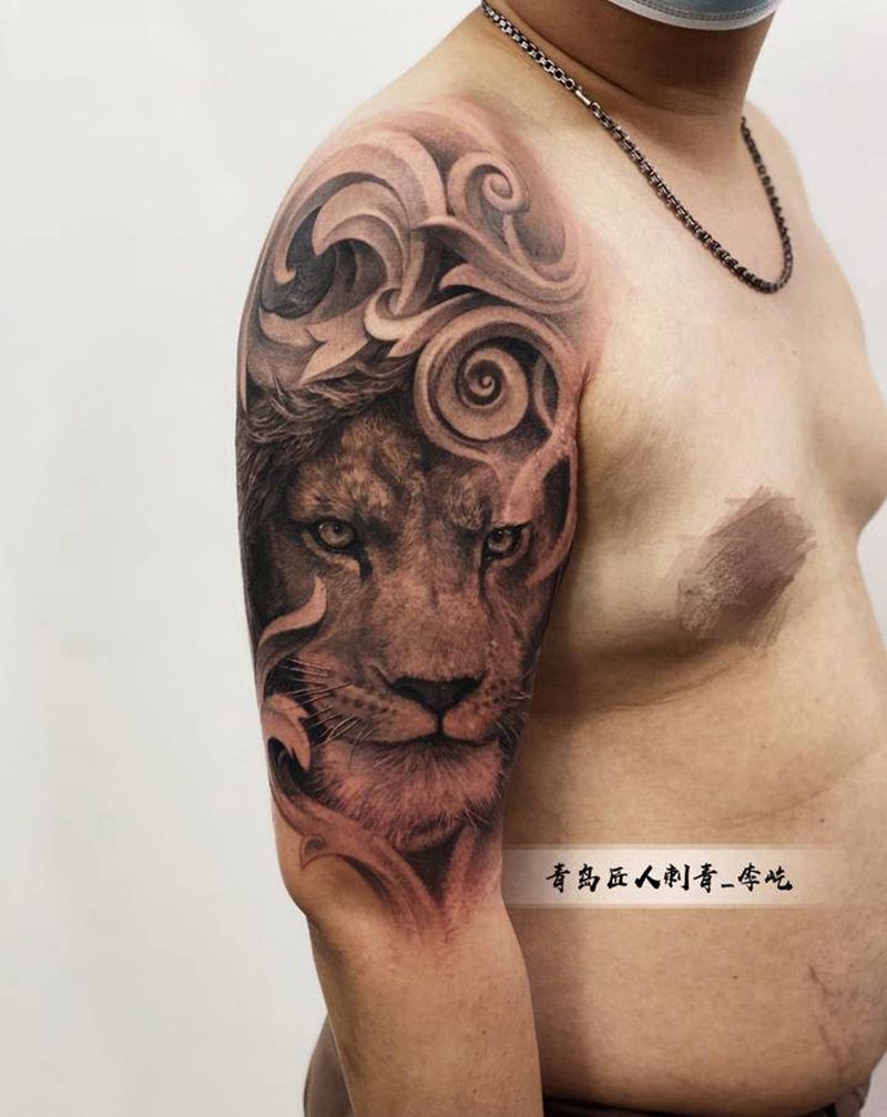 半臂 狮子纹身图片_手臂新传统欧美写实狮子纹身图案