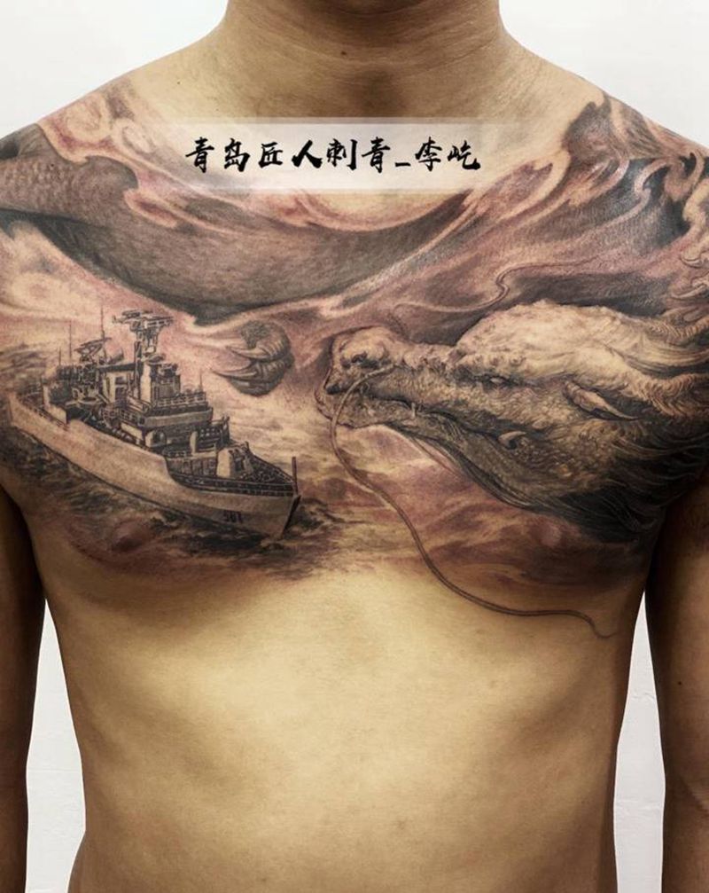 花胸 龙纹身图片_胸部新传统欧美写实龙军舰纹身图案