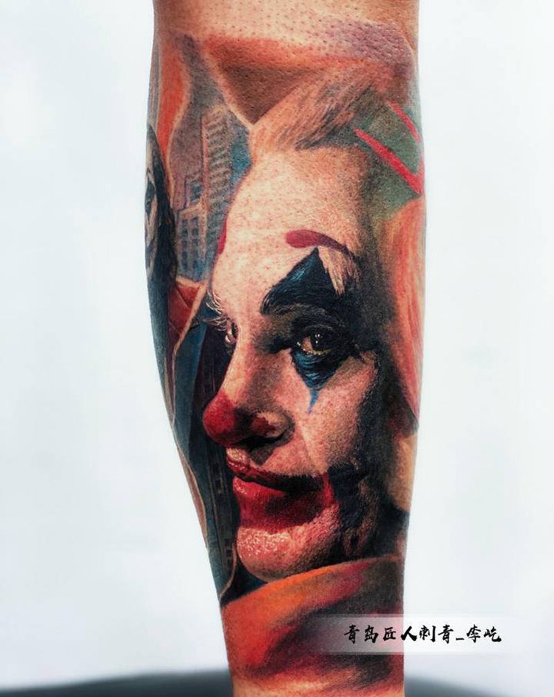 小丑  小丑女纹身图片_腿部新传统欧美写实小丑小丑女纹身图案