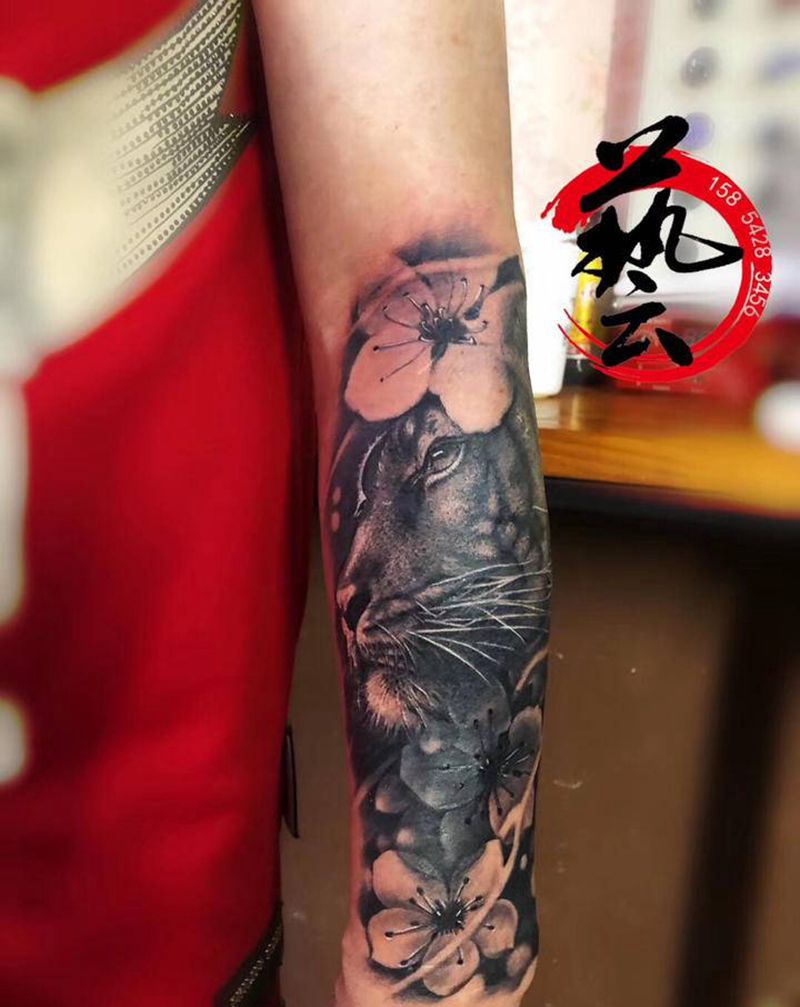 遮盖纹身图片_手臂欧美写实纹身图案