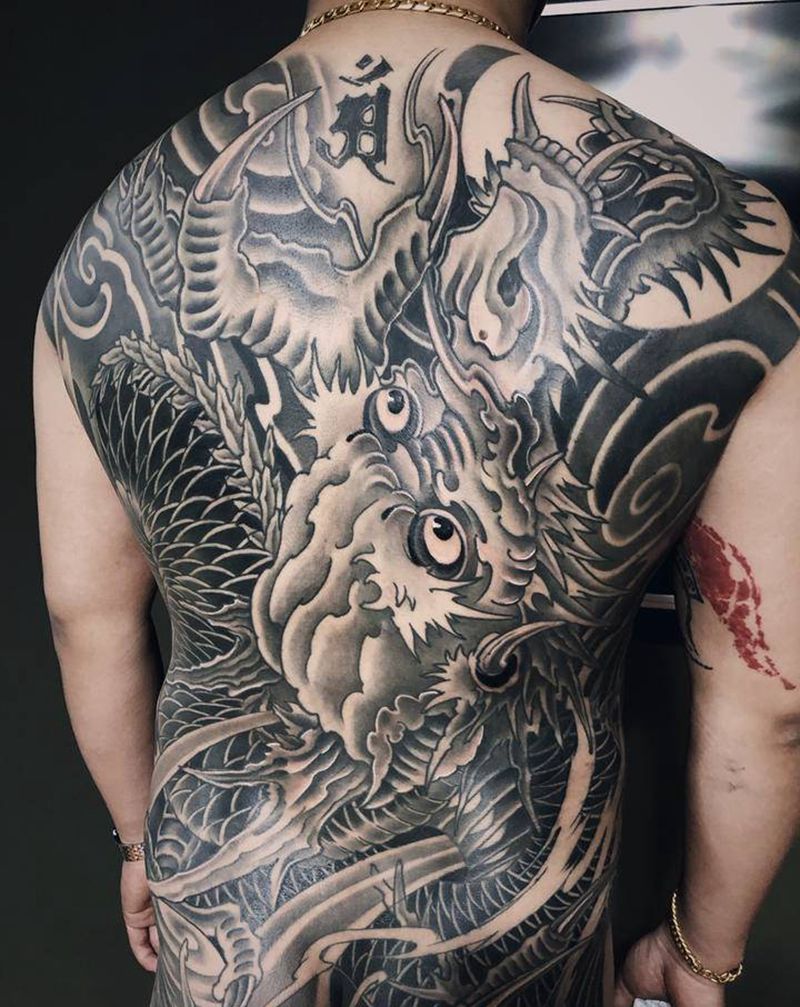 龙 —— 满背纹身图片_背部新传统纹身图案