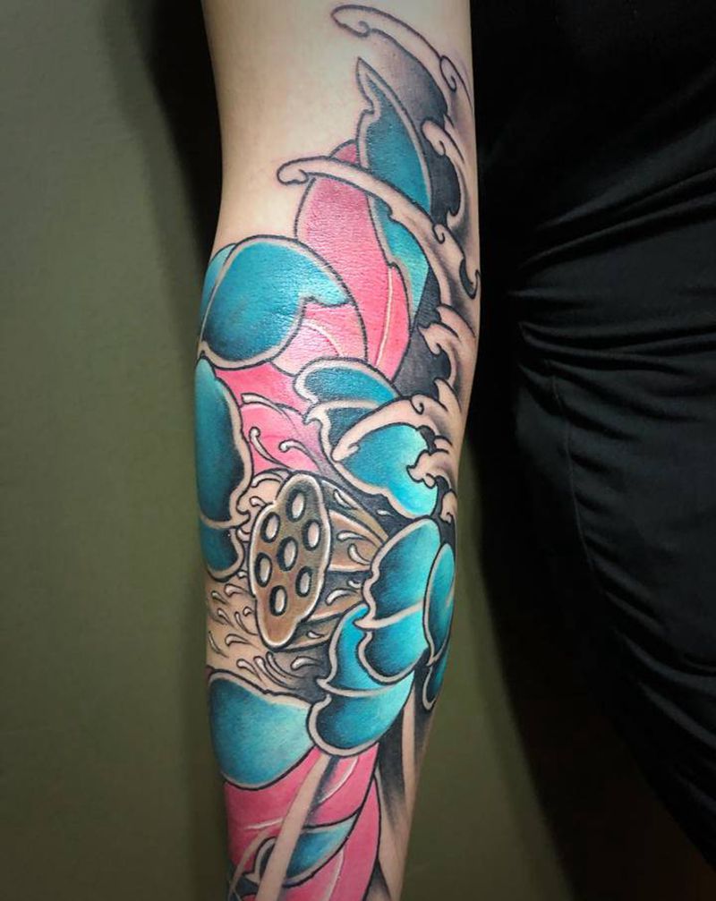 荷花纹身图片_手臂纹身图案