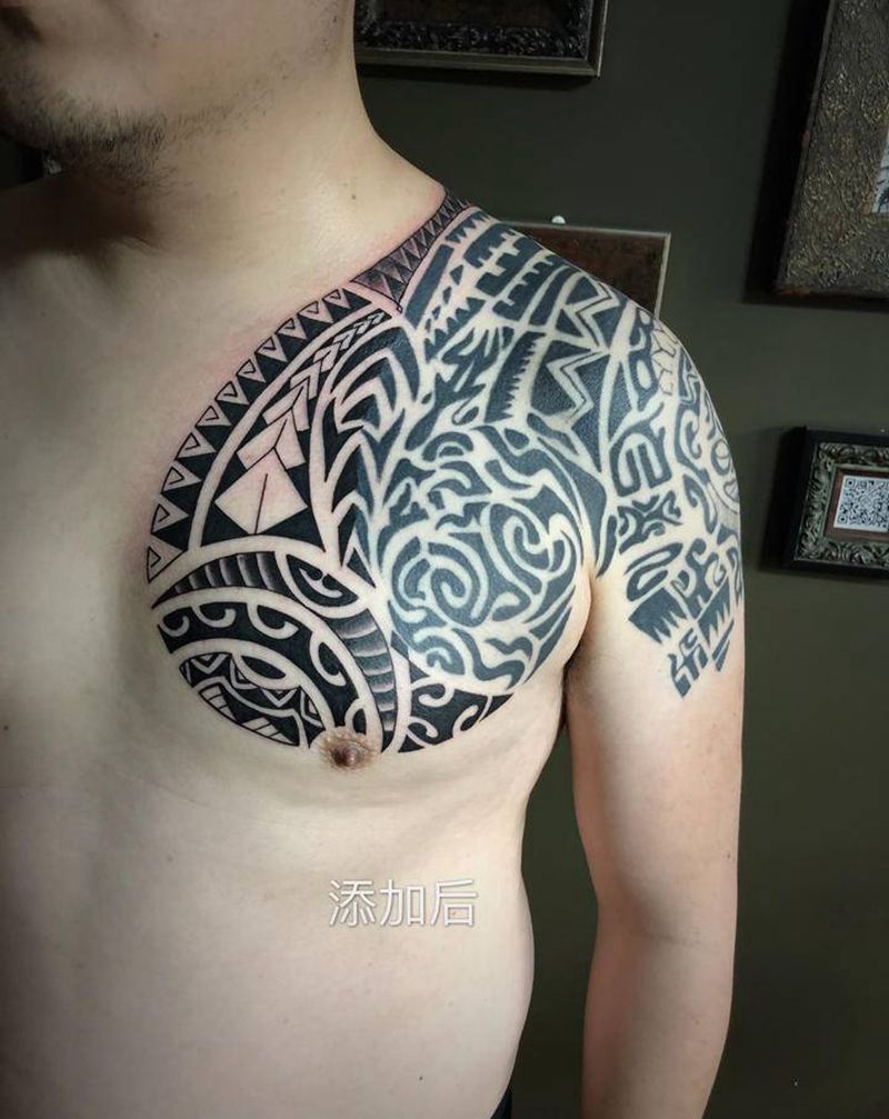 添加纹身图片_胸部纹身图案