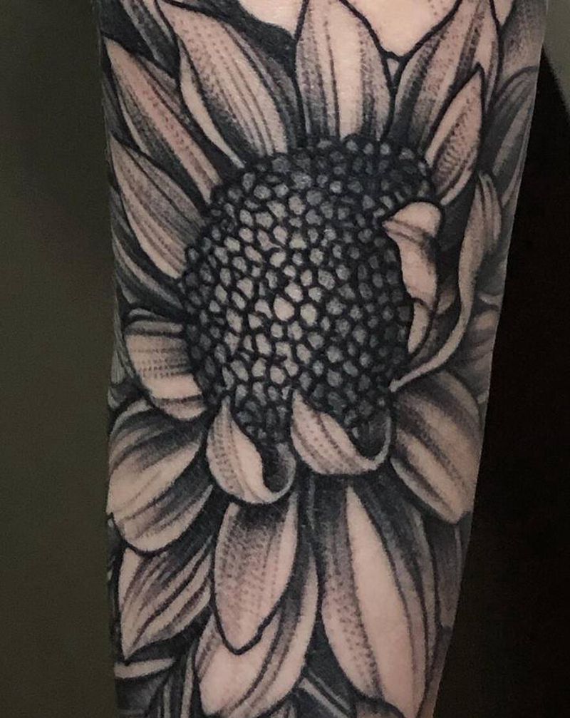 向日葵啊纹身图片_手臂纹身图案