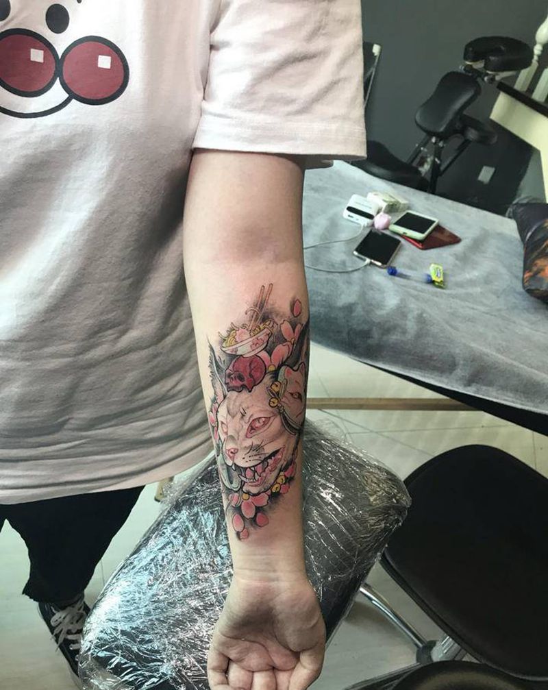 小猫纹身图片_手臂纹身图案